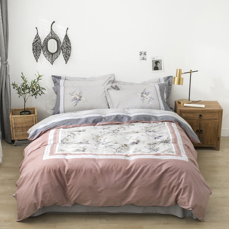 Four-Piece Cotton Bedding Set – Soft, Floral Patterned Quilt Cover and Pillowcases