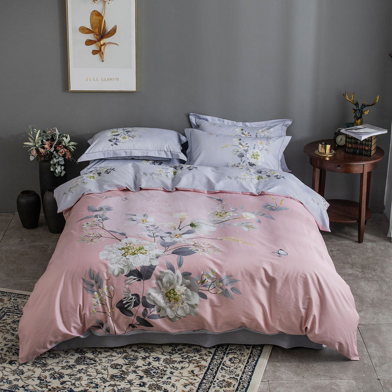 Four-Piece Cotton Bedding Set – Soft, Floral Patterned Quilt Cover and Pillowcases